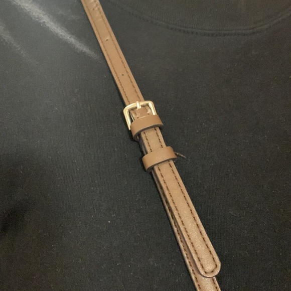 Small guess crossbody - Picture 4 of 6